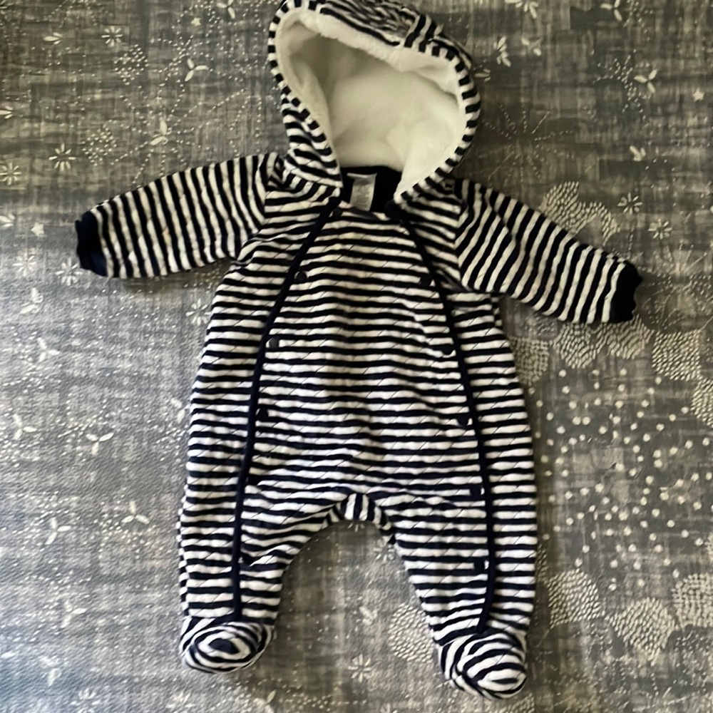 Nordstrom 3M blue and white stripe button bunting
